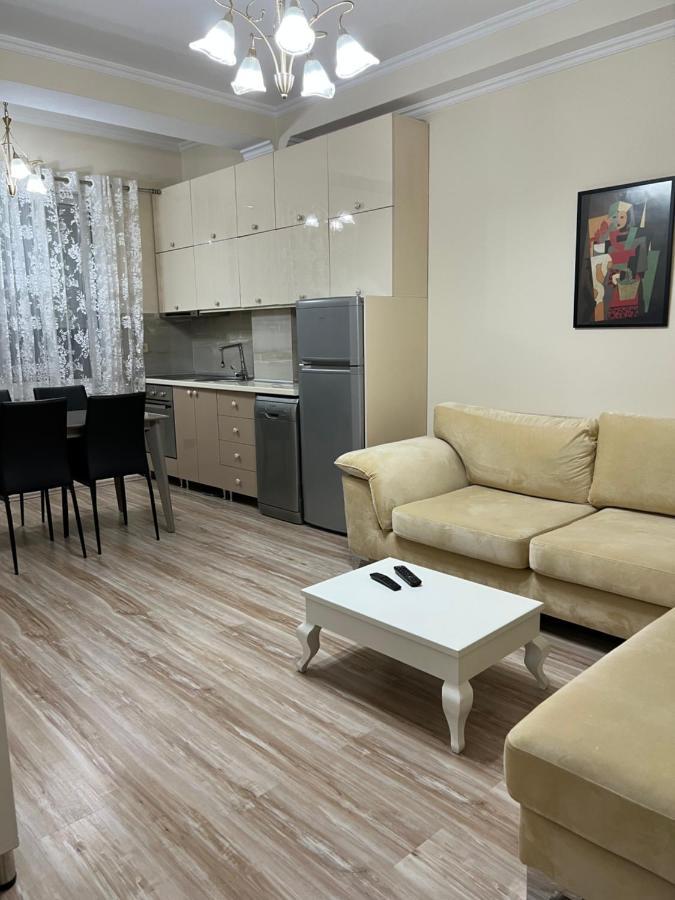 Ergi'S Host Apartment Тирана Экстерьер фото