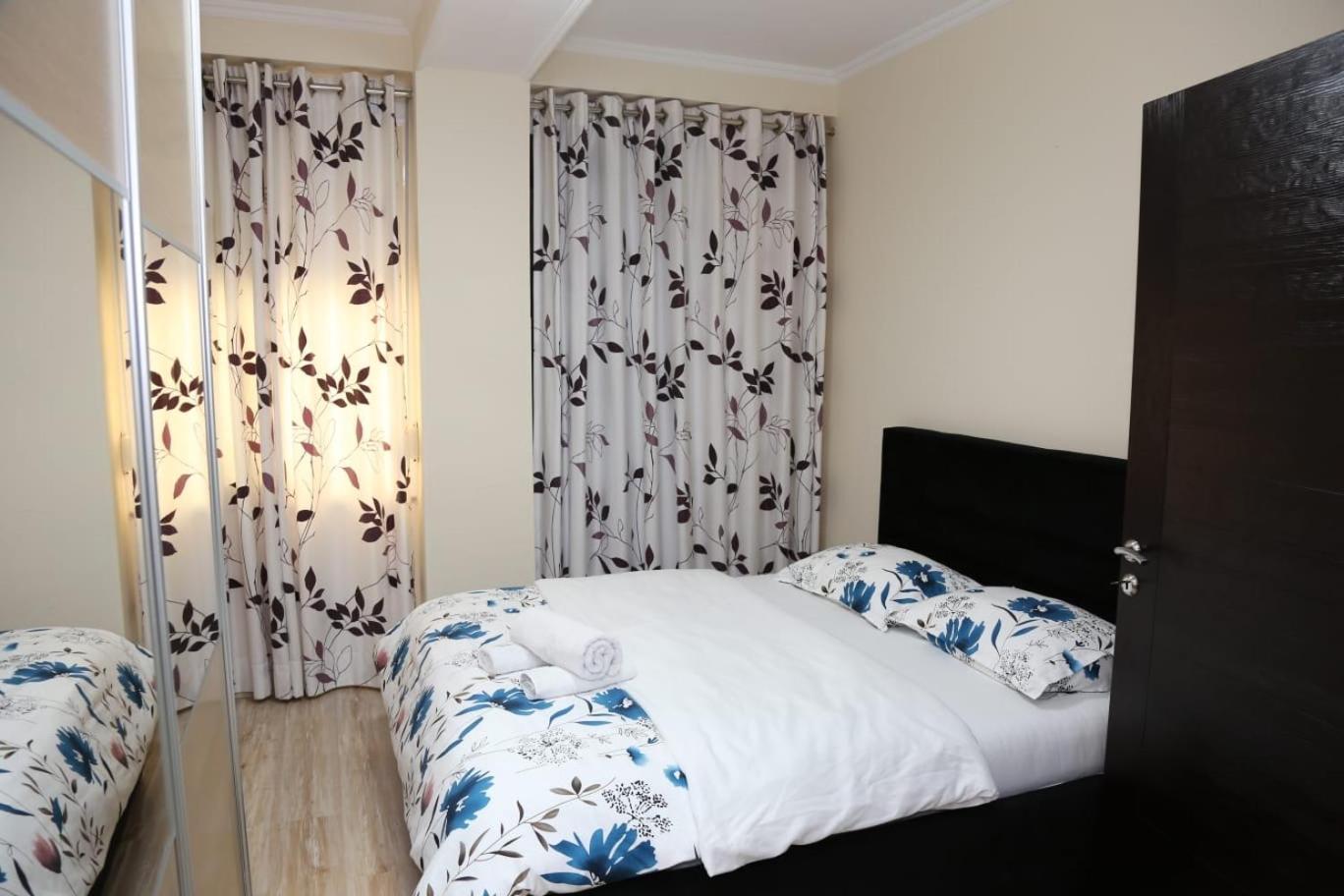 Ergi'S Host Apartment Тирана Экстерьер фото