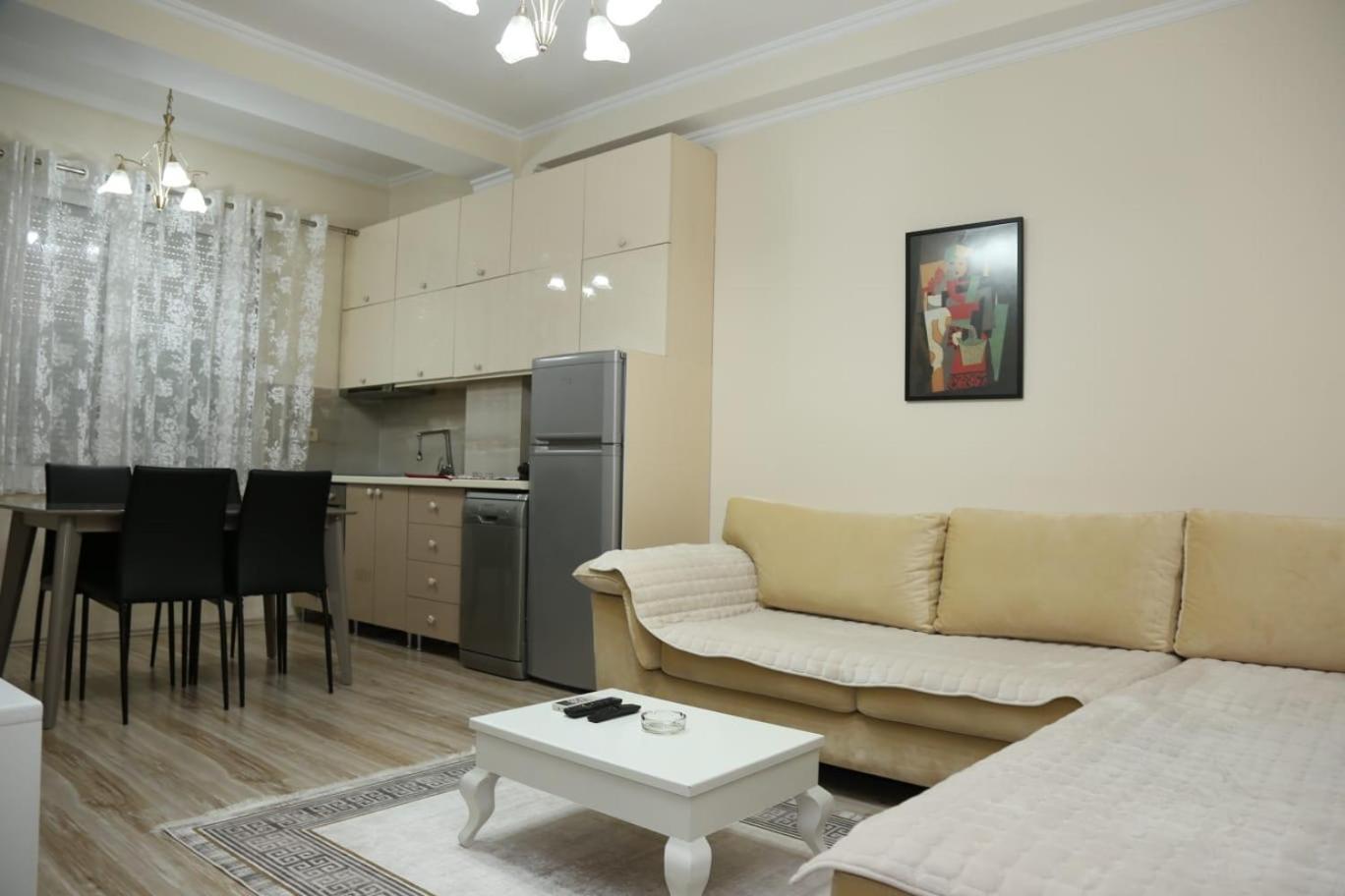 Ergi'S Host Apartment Тирана Экстерьер фото